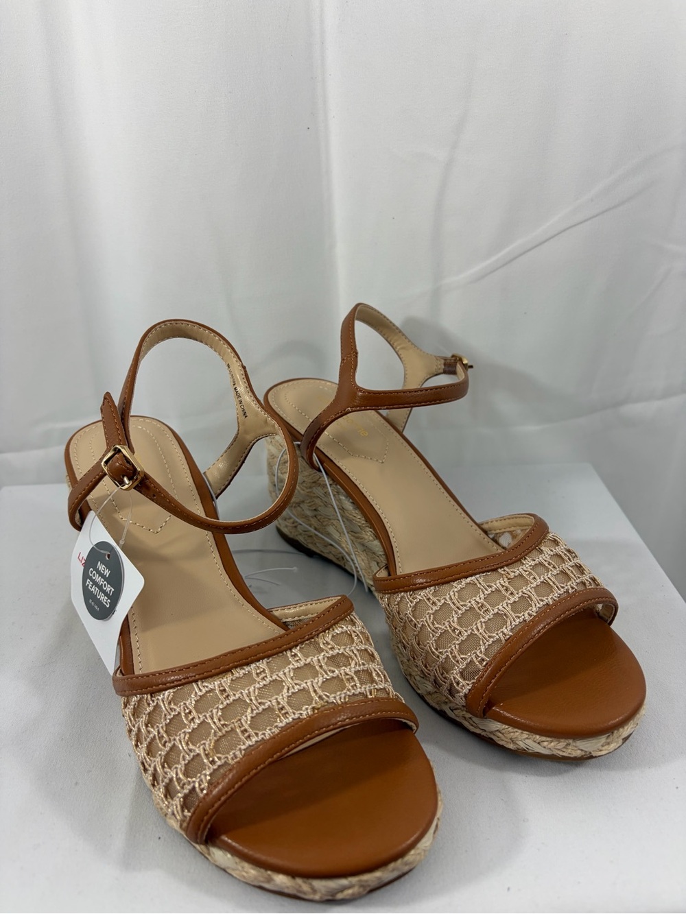 NWT Liz Claiborne Women's Size 8 Tan Woven Espadrille Wedge Sandals